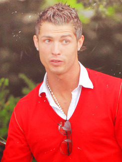 yeezusmob:  25, 26, 27 and 28/100 photos of Cristiano Ronaldo 
