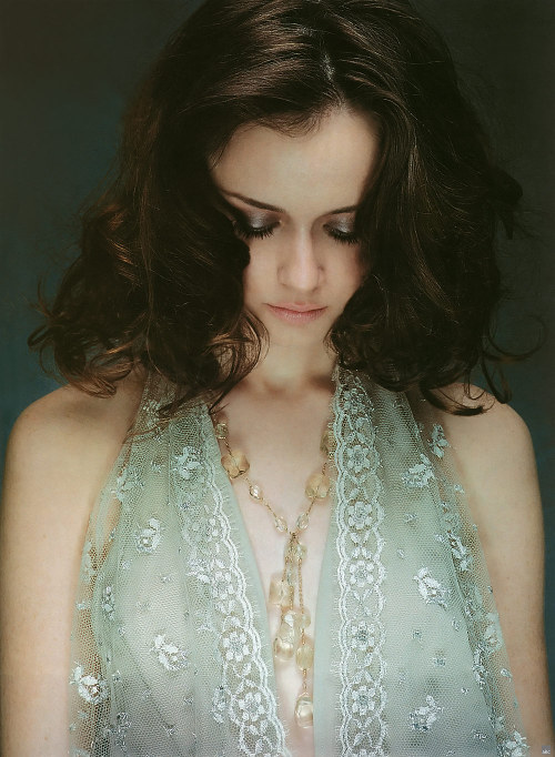 Porn Pics bohemea:  Alexis Bledel