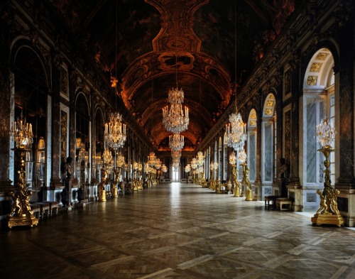 museumuesum:  Robert Polidori La Galerie des Glaces, Chateau de Versailles, 1988 fujicolor crystal a