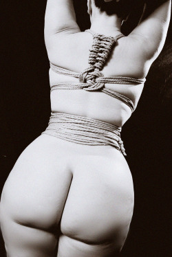 spicenwolf:  londonandrews:  Bondage Butt