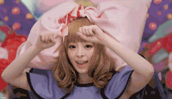 Kyary is so cute that even sparkles come