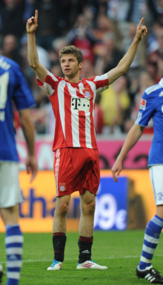 guys-with-bulges:  Thomas Müller’s big