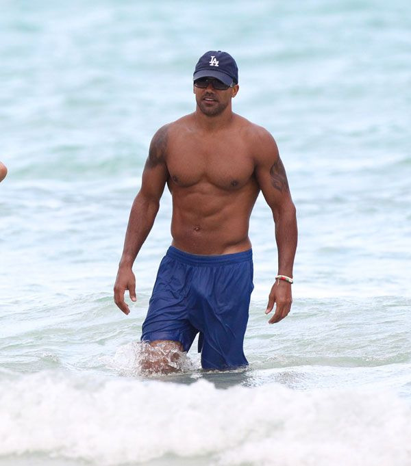 guys-with-bulges:  Shemar Moore and his cocktail, and cockhead. More rare male celebrity