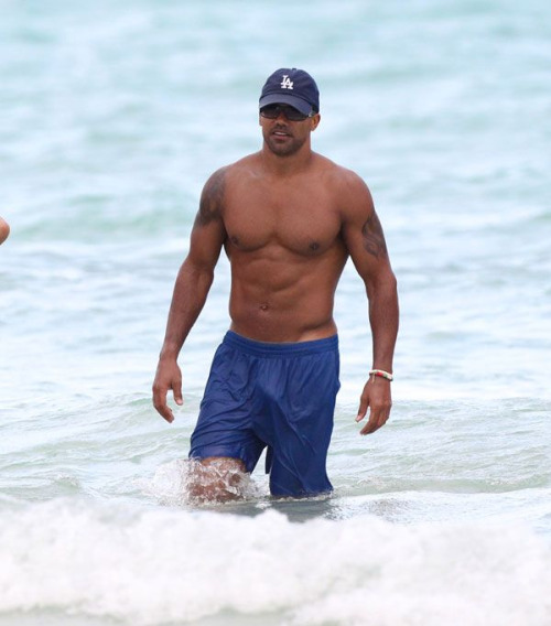 guys-with-bulges:  Shemar Moore and his cocktail, adult photos