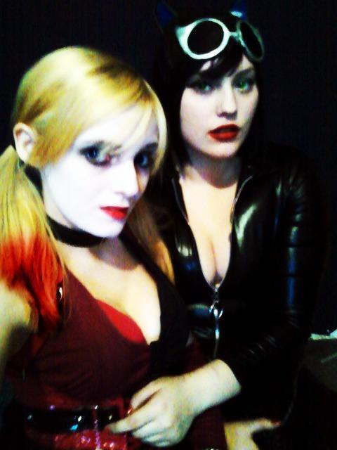 comicbookcosplay:  This is Deanna hermida as Harley Quinn and Maria Robinson as catwoman were part of a cosplay group called Gotham’s Greatest :) Submitted by thenewyorkharleyquinn 
