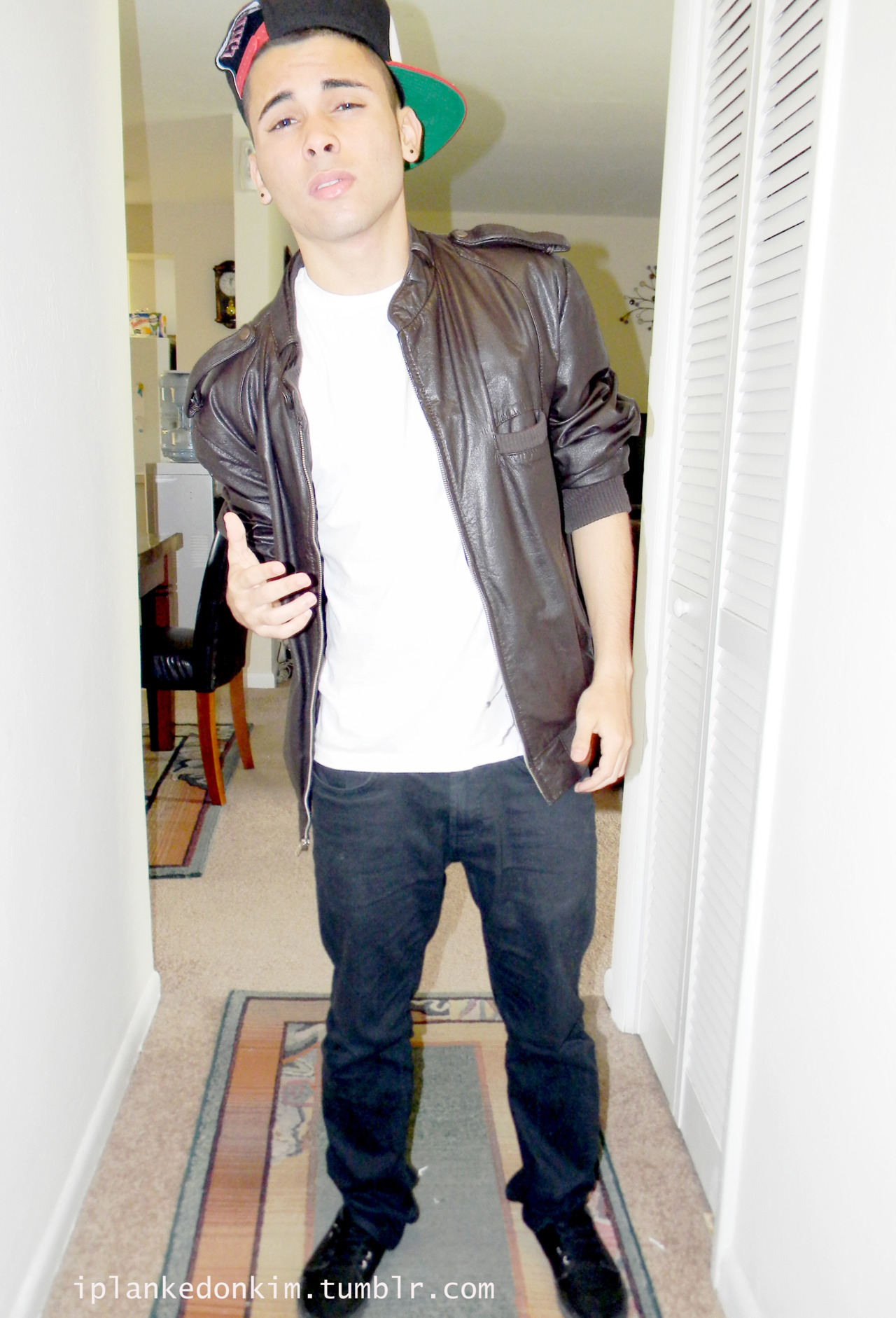 iplankedonkim:  http://iplankedonkim.tumblr.com/  Cutie