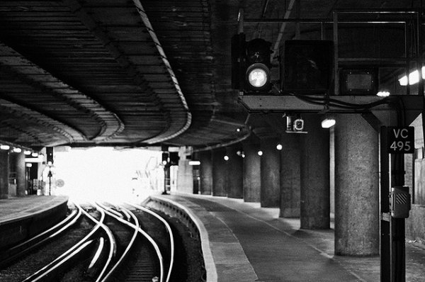 black-and-white:  Photography by Simon Anderson 