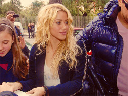 iheartshakira:  Picture 17/100