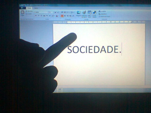 http://vida-poesia-crua.tumblr.com/post/23011681771
