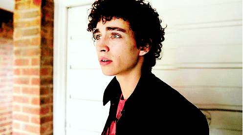 putawaythosefiery-biscuits:   six favourite pictures of Robert Sheehan