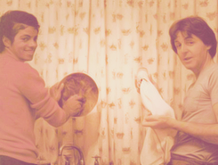 alice-inthebox:   He originally rung me up and said,’Would you like to write songs