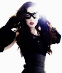 sweetwintersweat:  I think Megan Fox would make a fantastic Catwoman.  
