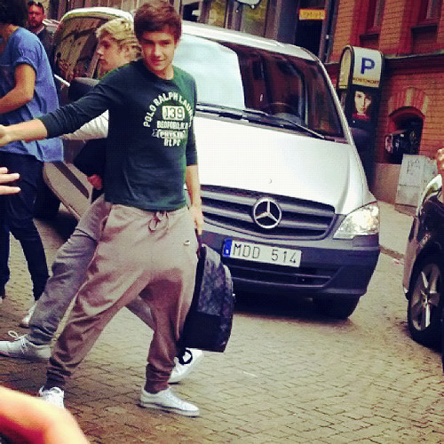  Liam attempts to dance outside the studio today. [x] credit: (fuckyeahniallhoran-is-mine)