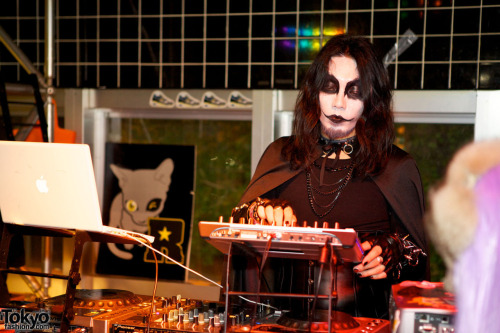 Just posted 100 pictures + video from the recent Heavy Pop party - Tokyo street fashion, DJs, perfor
