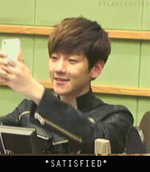 areumdawoyo:  fyeahexogifs:  You little cute camwhore  look at his proud expression