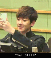 areumdawoyo:  fyeahexogifs:  You little cute camwhore  look at his proud expression omg let me keep you 