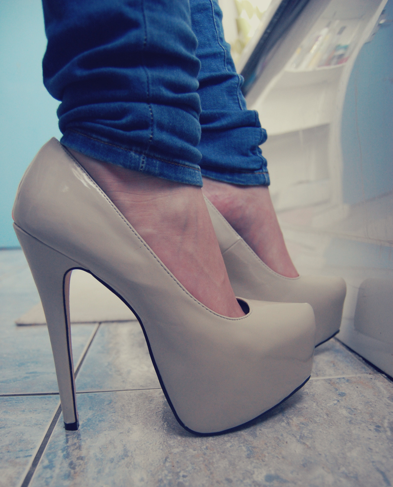 eakiffh:  MY SHOES CAME, awwww yeeeeuuuuuuuh :3 