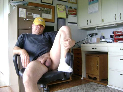 http://senioretgay2.tumblr.com/post/23993367269
