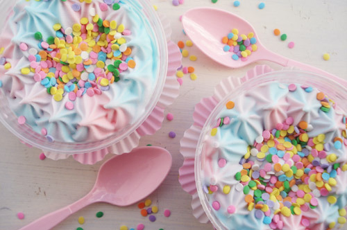 gastrogirl:  cotton candy ice cream cups. 