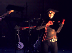 onlylostphysics:the captain albert alexander dance!