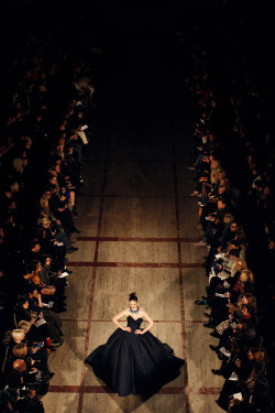 voguelovesme:  Coco Rocha closing Zac Posen FW 12 