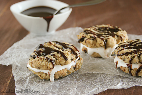 gastrogirl:  chocolate oatmeal moon pies. 