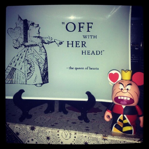 m-josette:Off with her head! #aliceinwonderland #queenofhearts #lewiscarroll (Taken with instagram