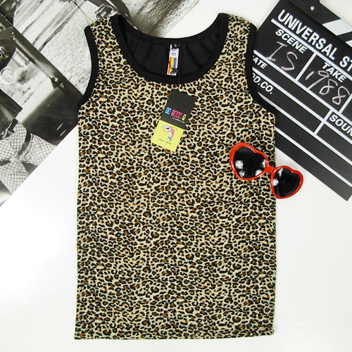 killyourinspiration:  jessiedress:  manmademan:  gqid:  Sohoeva Leopard Print Binder