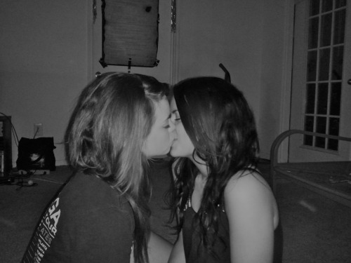 electric-daisy-forest:  samwilleatyouz:  Not gonna lie, I kind of get freaked out when I go on my dash and see a photo of me and my girlfriend kissing and some random person is the source.  STOP CHANGING THE SOURCE.