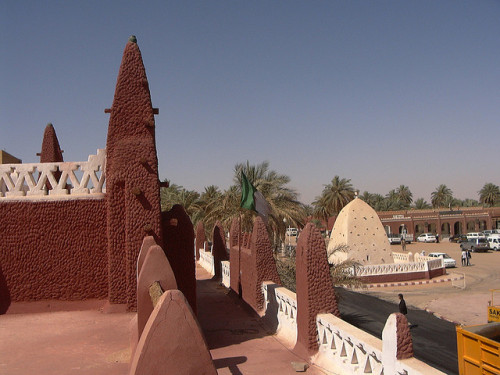 Saharian architecture in Timimoun city, Algeria (by volta mediterrani).