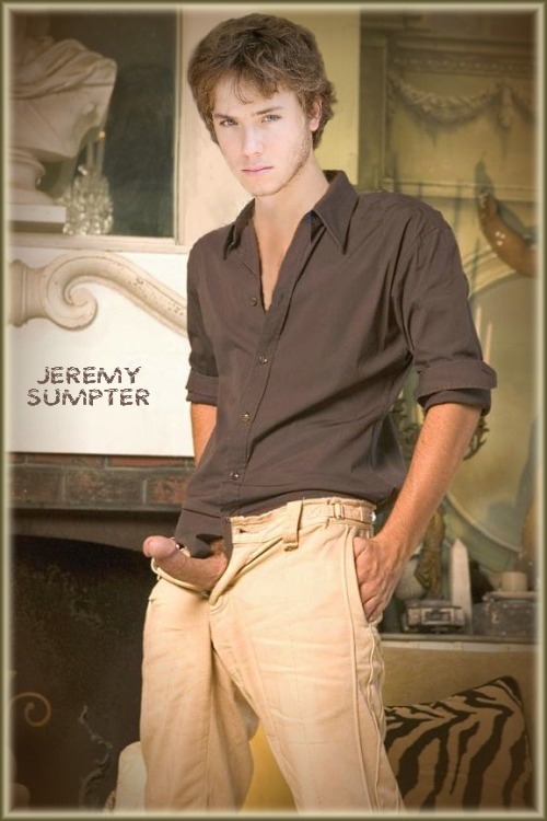 Jeremy Sumpter … and his delicious adult photos