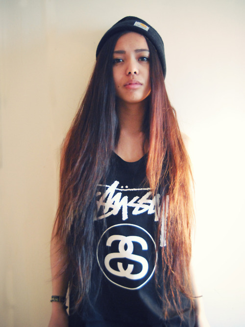 lovelybellexo:  Her hairs long as shit :O 