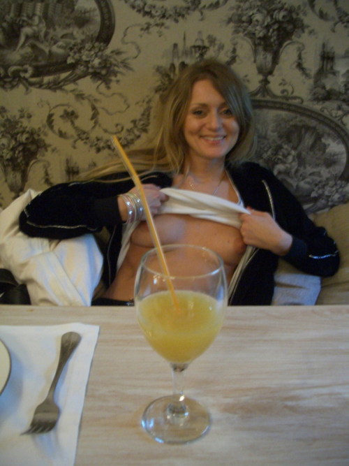 womenandwine: Brunch with Mimosas and boobies! A Perfect pairing!