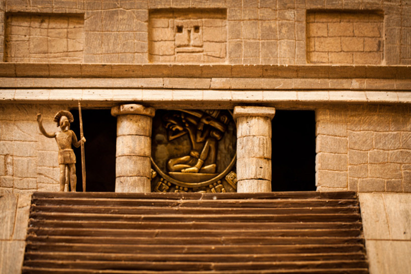 myampgoesto11:  MAYAN TEMPLE BUILT FROM 9 TONS OF CHOCOLATE the world’s largest