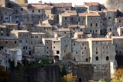 Sorano, Grosseto - Tuscany  | by © Bruno Brunelli | via italia-amore-mio