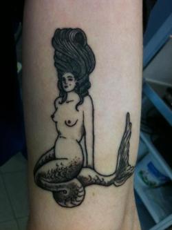 fuckyeahtattoos:  Its my mermaid tattoo,