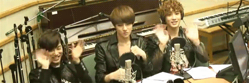 rollingandfabulous:  meanwhile kai 