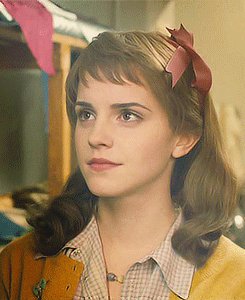 evelinasarchive-blog:  Emma Watson in My Week with Marilyn.  