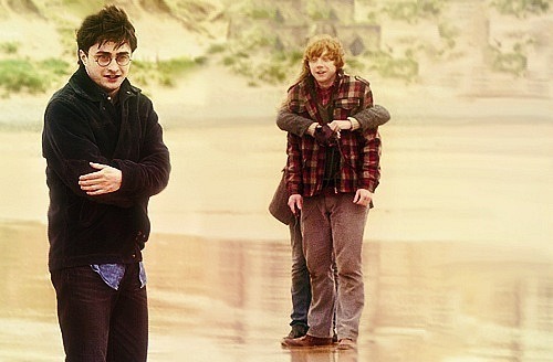 o-diario-de-tom-riddle:  04/20 Photos of the golden trio ∞ Ps: a hermione esta