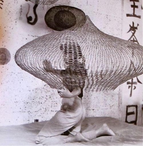 Imogen Cunningham - Ruth Asawa working on a bed, 1957