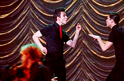 kurtsieklyssa:omg I just realized that this move is like ~Blaine’s thing~ like Kurt has his shimmy a