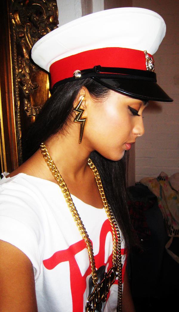 andreadiamond:  Always wanted these earrings Grr! Go Natalia!  