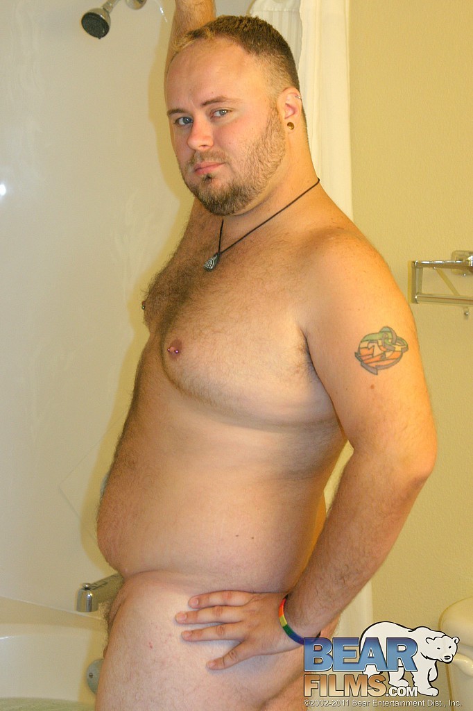 authentic13:  cubbysworld:  heres a few pix from my model shoot with bearfilms, hope
