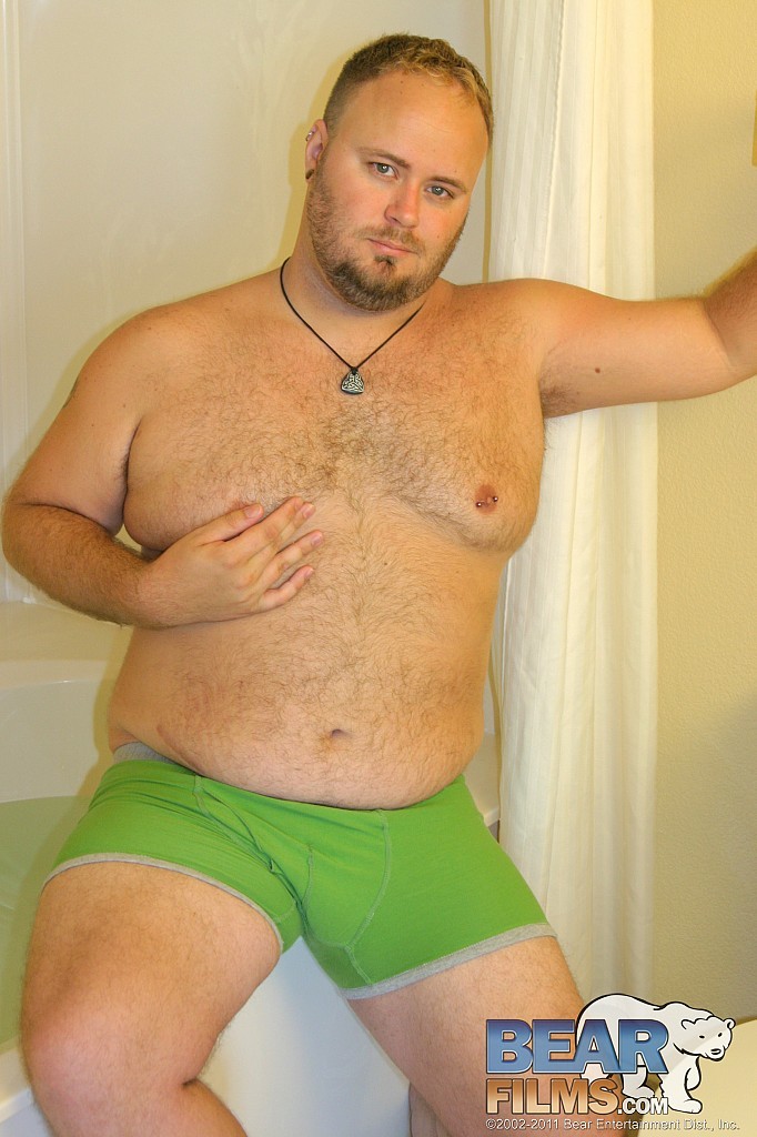 authentic13:  cubbysworld:  heres a few pix from my model shoot with bearfilms, hope