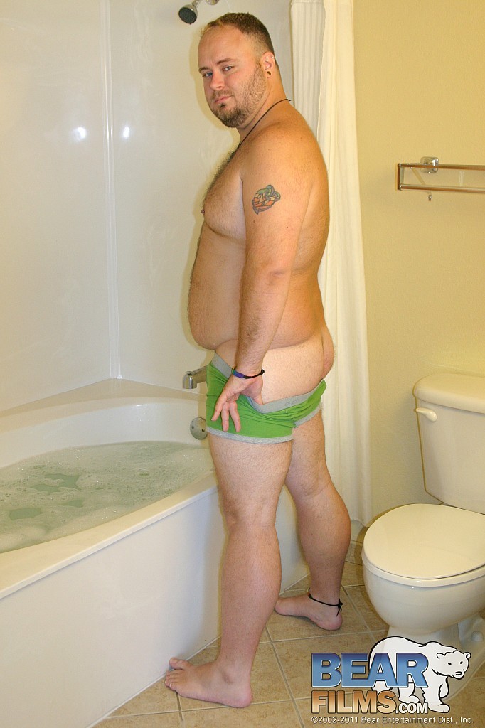 authentic13:  cubbysworld:  heres a few pix from my model shoot with bearfilms, hope