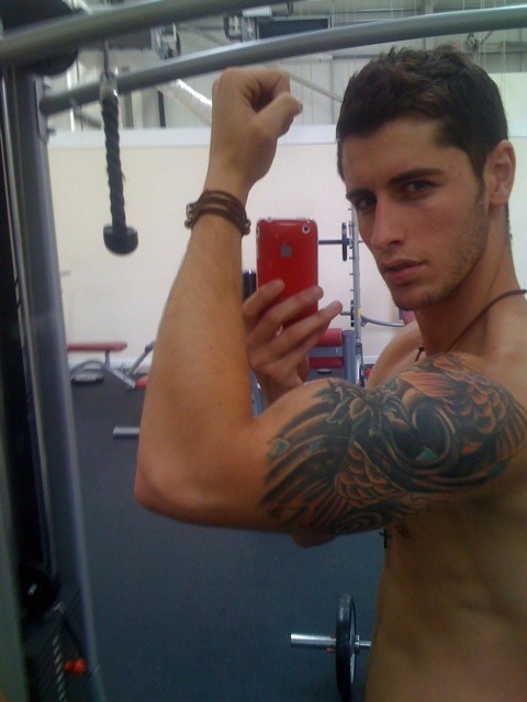 selfportraitmen:  self p.