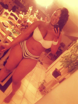 pussy-is-power:  been workin out .. =) 
