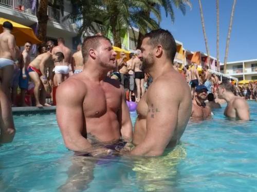 shirtlessnlw.tumblr.com/post/23222958547/