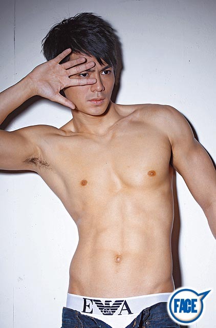 Porn model/actor 罗仲谦 photos