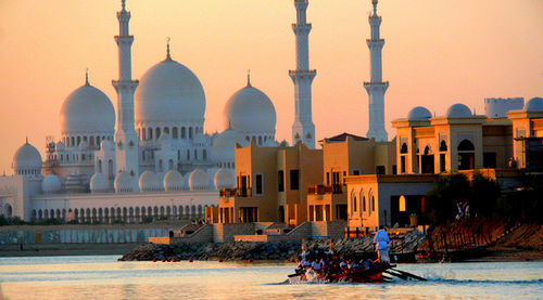 7ayz:  abu dhabi 